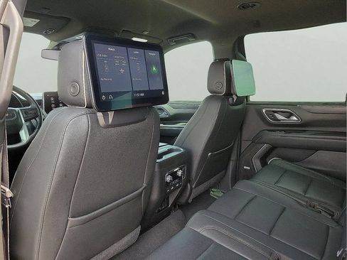 Used 2021 GMC Yukon SLT w/ Rear Media and Nav Package AWD/4WD image 12