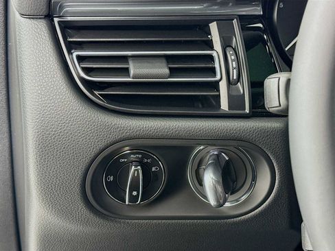 New 2025 Porsche Macan image 14