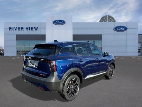 Used 2025 Nissan Kicks SR w/ SR Premium Package image 6