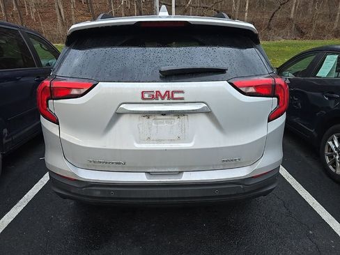 Used 2018 GMC Terrain SLE w/ Driver Convenience Package image 3