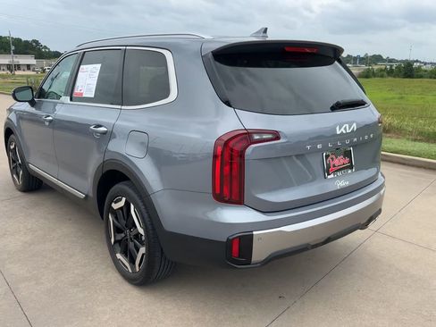 Used 2025 Kia Telluride S FWD image 7