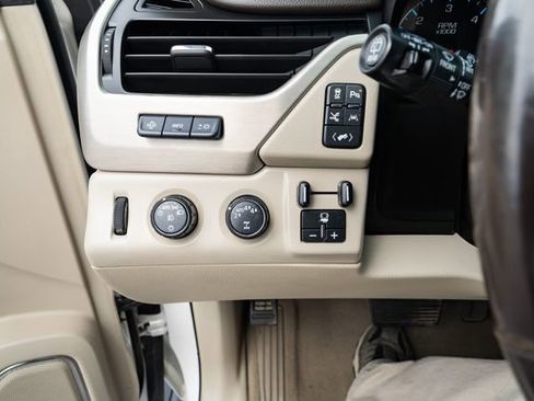 Used 2019 GMC Yukon Denali w/ Denali Ultimate Package AWD/4WD image 26