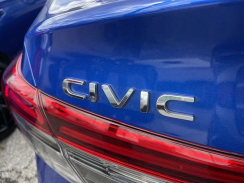 Used 2023 Honda Civic Sport image 6