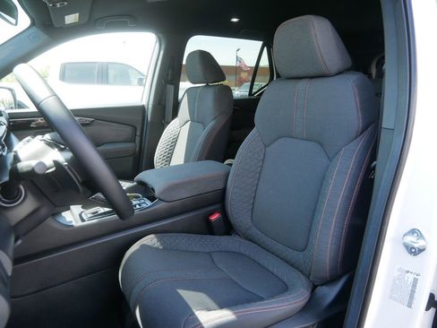 Used 2025 Honda Pilot Sport image 12