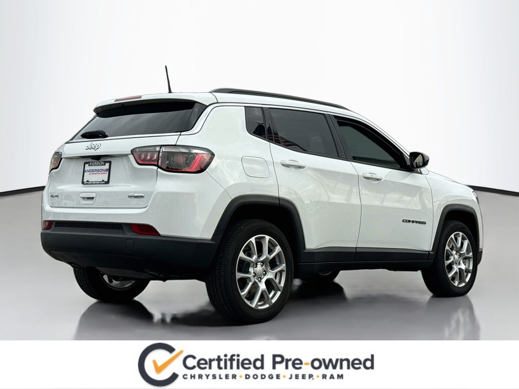 Used 2024 Jeep Compass Latitude AWD/4WD image 7