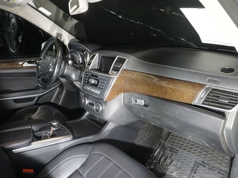 Used 2014 Mercedes-Benz GL 450 4MATIC image 17