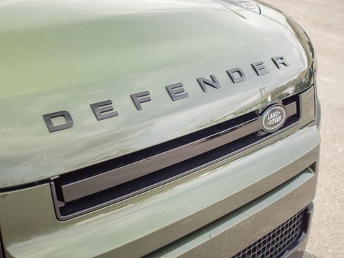 New 2026 Land Rover Defender 110 X-Dynamic SE AWD/4WD image 15