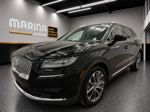 Used 2023 Lincoln Nautilus Reserve AWD/4WD image 12