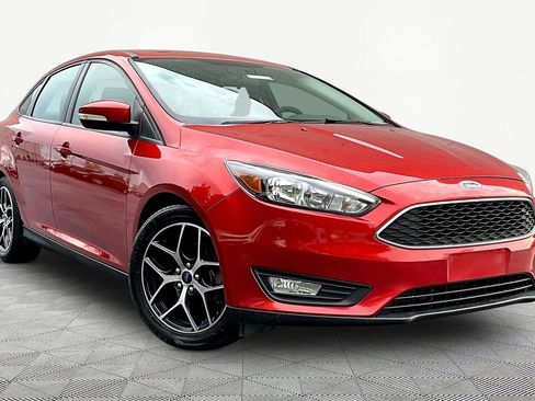 Used 2018 Ford Focus SEL FWD image 3