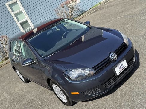 Used 2012 Volkswagen Golf 4-Door FWD image 10