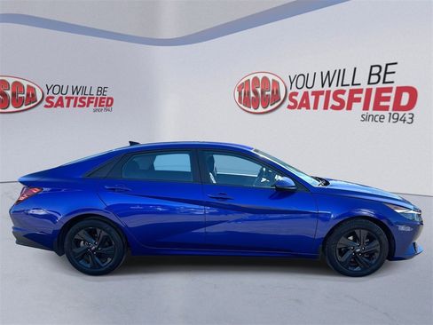 Certified 2023 Hyundai Elantra SEL image 2