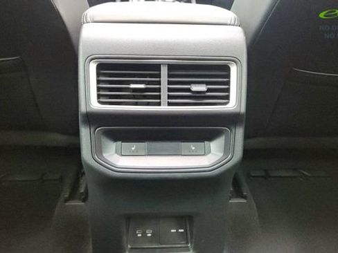 Used 2025 Volkswagen Atlas Cross Sport SEL Premium R-Line image 40