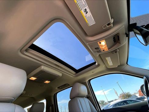 Used 2013 Chevrolet Suburban LT w/ Luxury Package image 29