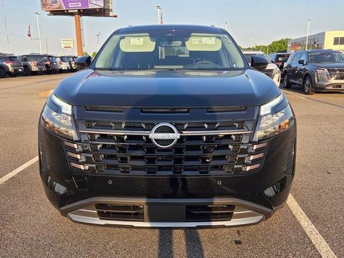 New 2026 Nissan Pathfinder Platinum w/ Cargo Package FWD image 2