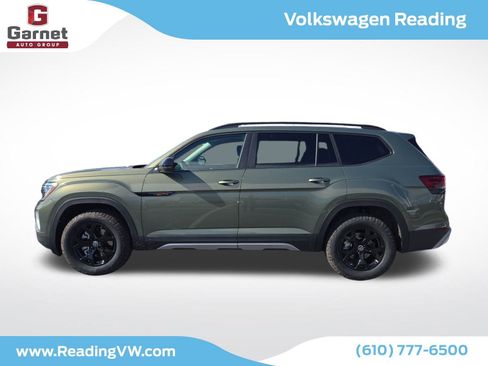 New 2026 Volkswagen Atlas Peak Edition image 2