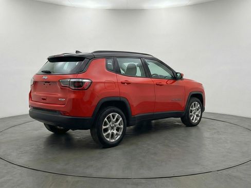 Used 2025 Jeep Compass Limited AWD/4WD image 9
