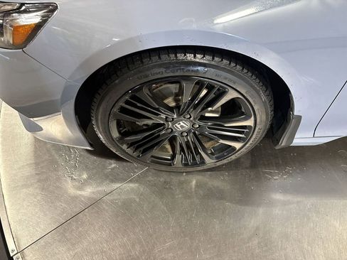 Used 2021 Honda Accord Touring image 11