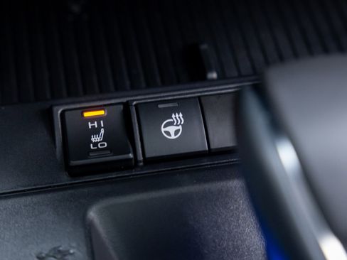 Used 2026 Toyota Corolla Cross XLE image 27