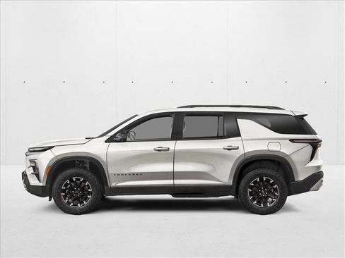 New 2026 Chevrolet Traverse High Country FWD image 3