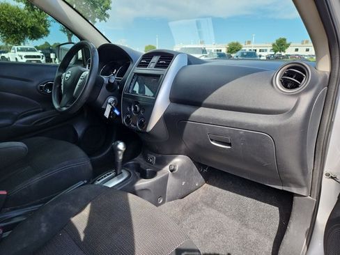 Used 2018 Nissan Versa SV FWD image 14