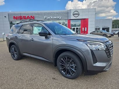 New 2026 Nissan Pathfinder SL w/ SL Premium Package