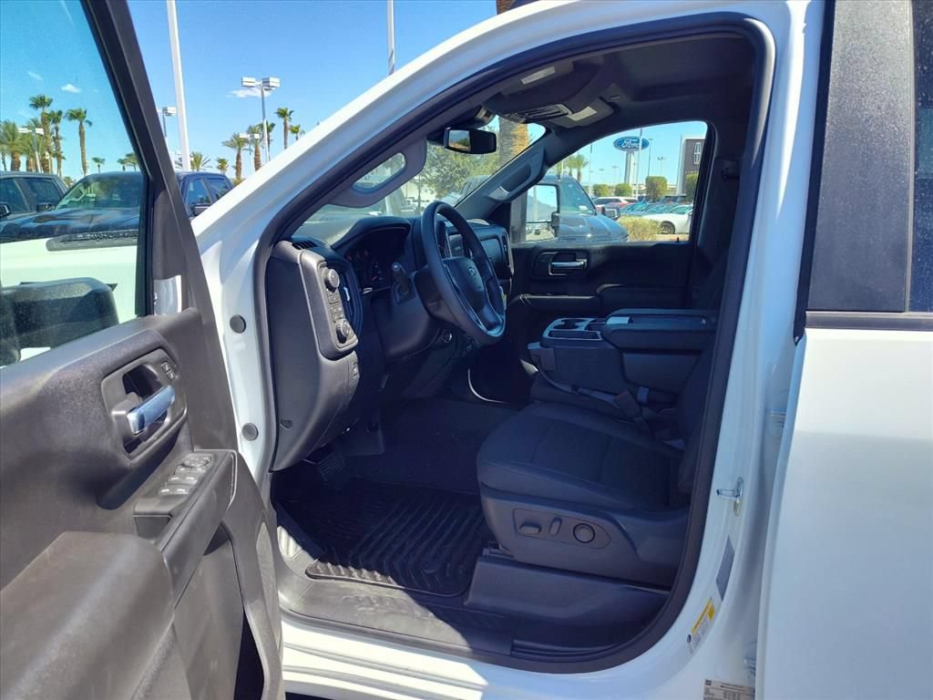 New 2026 Chevrolet Silverado 2500 Custom w/ Custom Value Package AWD/4WD image 5