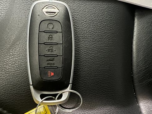 Used 2025 Nissan Pathfinder SL image 56