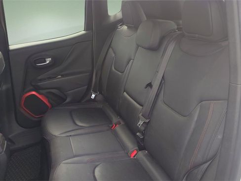 Used 2016 Jeep Renegade Trailhawk w/ Premium Trailhawk Package image 14