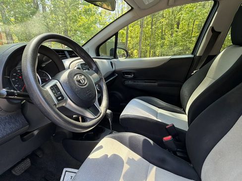 Used 2012 Toyota Yaris LE FWD image 21