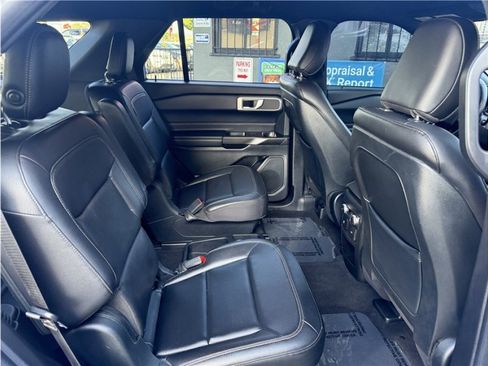 Used 2020 Ford Explorer XLT w/ Equipment Group 202A image 32