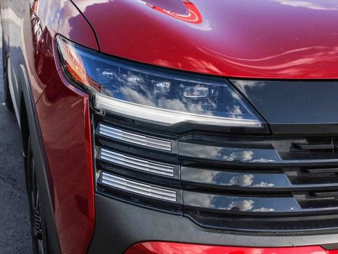 Certified 2025 Nissan Kicks SV image 5