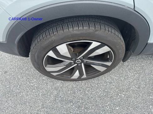 Used 2024 Volvo XC40 B5 Plus w/ Climate Package AWD/4WD image 9