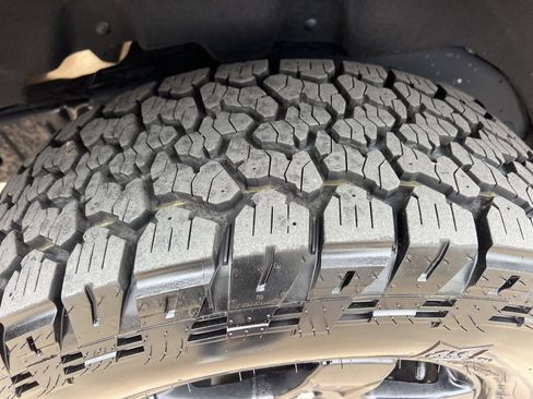 Used 2024 Ford Bronco Black Diamond image 10