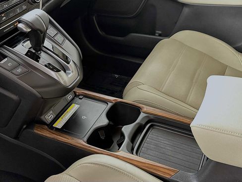 Used 2022 Honda CR-V Touring image 16