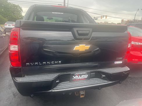 Used 2012 Chevrolet Avalanche LTZ image 7