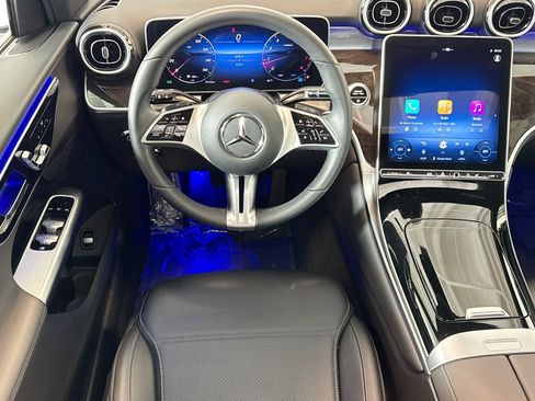 Used 2025 Mercedes-Benz GLC 300 image 21