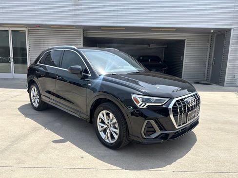 Certified 2025 Audi Q3 2.0T Premium w/ Convenience Package AWD/4WD image 3