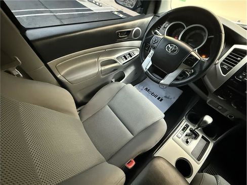 Used 2014 Toyota Tacoma PreRunner w/ TRD Sport Package image 7