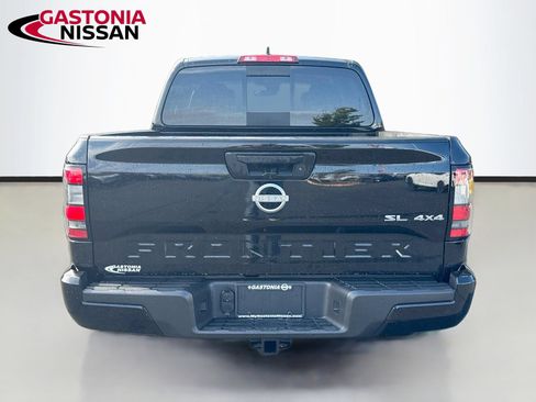 Used 2024 Nissan Frontier SL AWD/4WD image 7