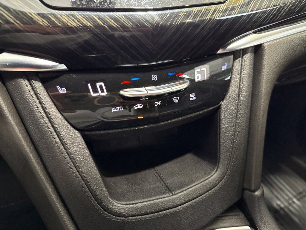 Used 2022 Cadillac XT6 Premium Luxury w/ Technology Package AWD/4WD image 30