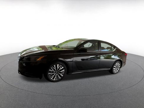 Used 2026 Nissan Altima 2.5 SV FWD image 7