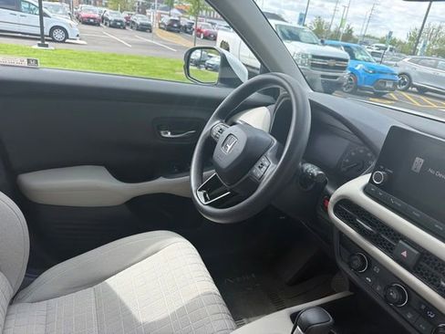 Used 2024 Honda HR-V LX image 7