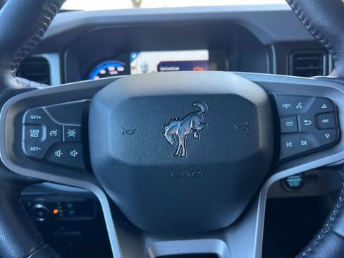 Used 2022 Ford Bronco Big Bend image 28