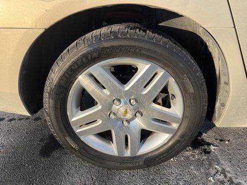 Used 2011 Chevrolet Impala LT w/ Luxury Edition Package image 20