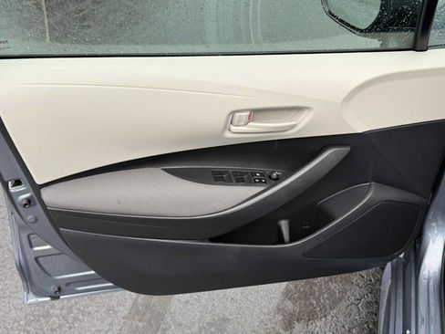 Used 2024 Toyota Corolla LE FWD image 10