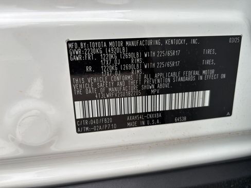 Used 2025 Toyota RAV4 LE image 28