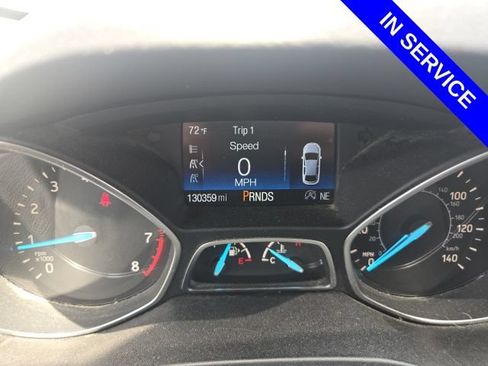 Used 2017 Ford Escape SE w/ Equipment Group 201A AWD/4WD image 5