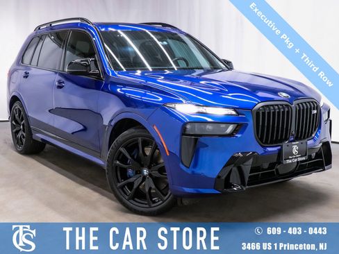 Used 2025 BMW X7 M60i image 1