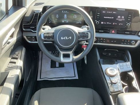 Certified 2025 Kia Sportage LX image 13