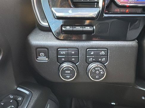 Used 2024 Chevrolet Silverado 2500 LTZ w/ LTZ Premium Package image 17